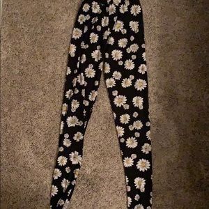 Luluroe leggings, daisy edition